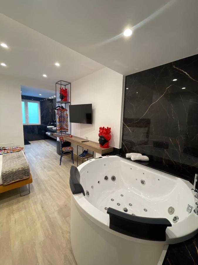 Namuri Luxury Rooms タオルミーナ エクステリア 写真